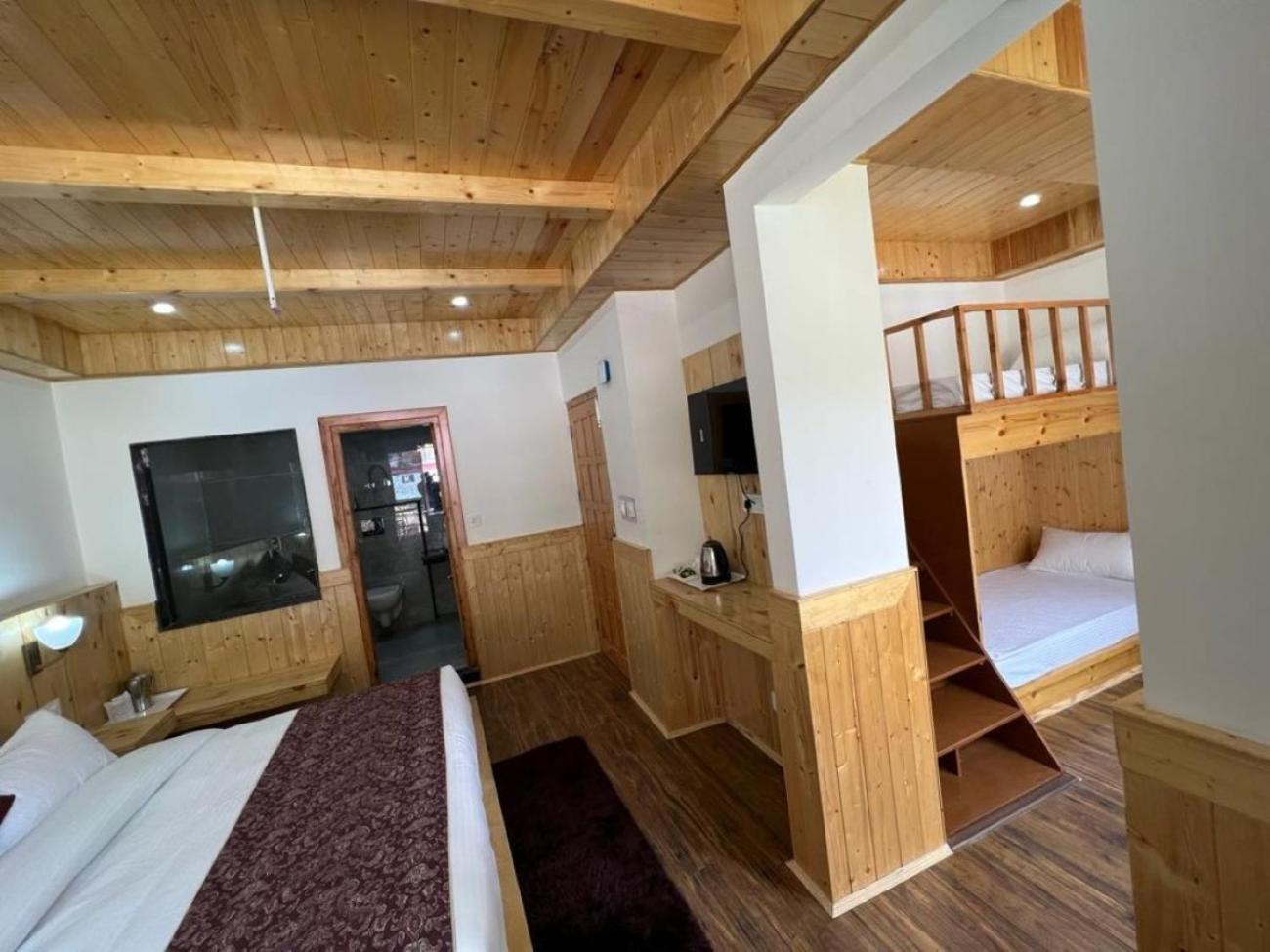 Hotel Sakura Palace มะนาลี ภายนอก รูปภาพ