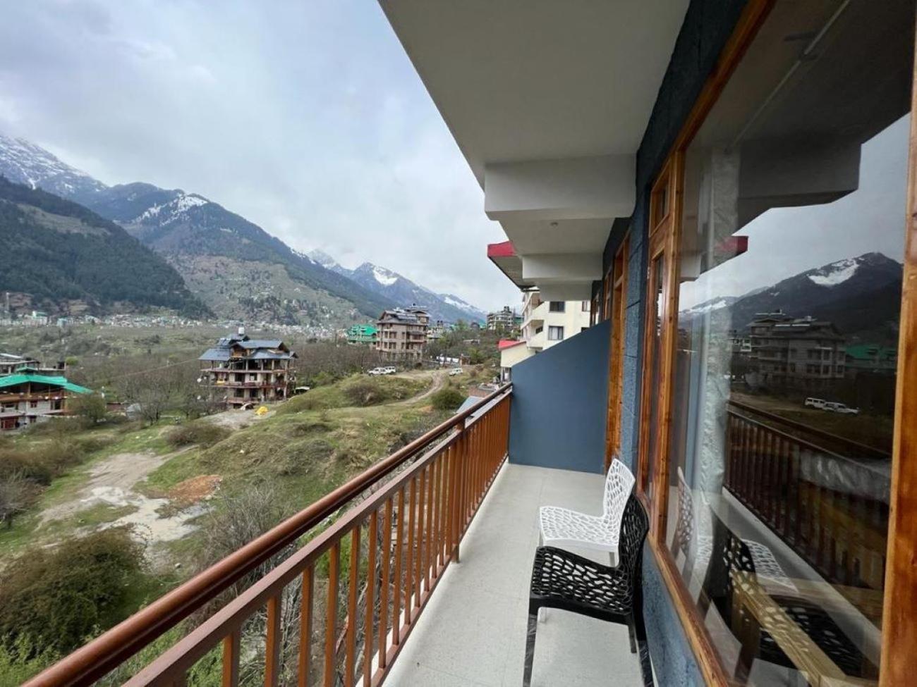 Hotel Sakura Palace มะนาลี ภายนอก รูปภาพ